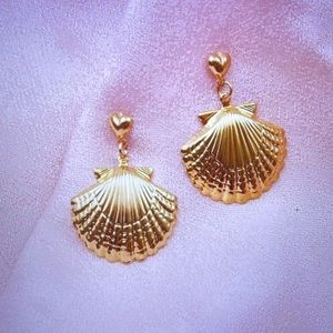 Brand New Frasier Sterling Shell Earrings
